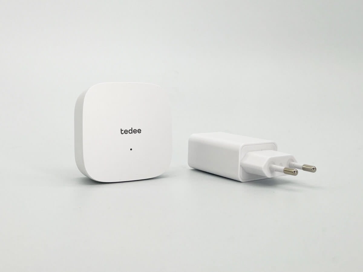 tedee-go2-set-mit-door-sensor-und-bridge-smart-lock-bundle image 7