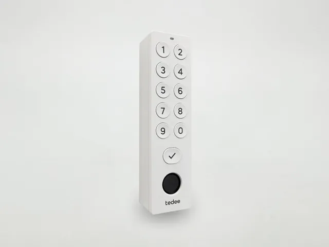 tedee-keypad-pro-biometrisches-tastenfeld-wei-mit-fingerabdruck image 1