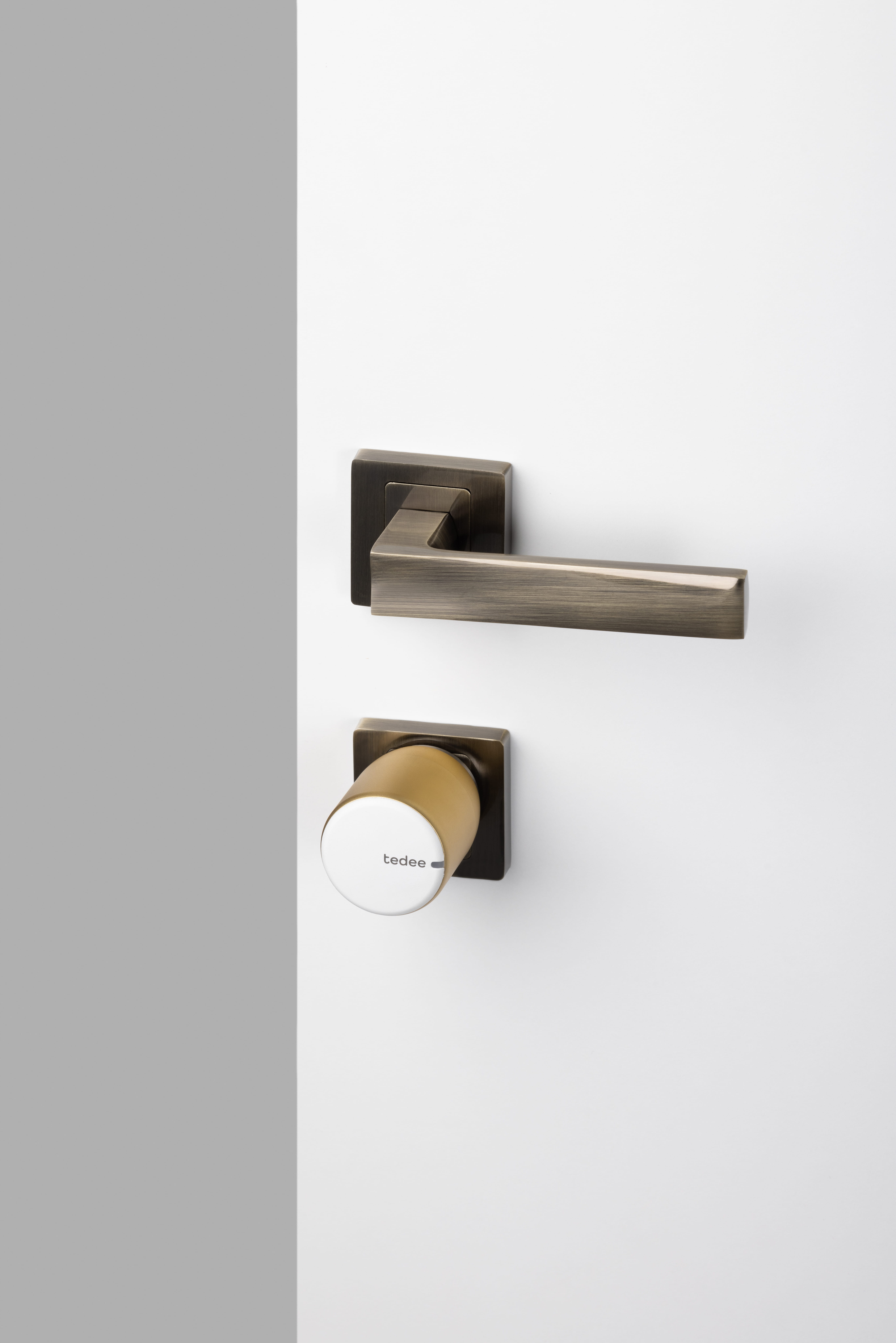 tedee-pro-smart-lock-gold image 3
