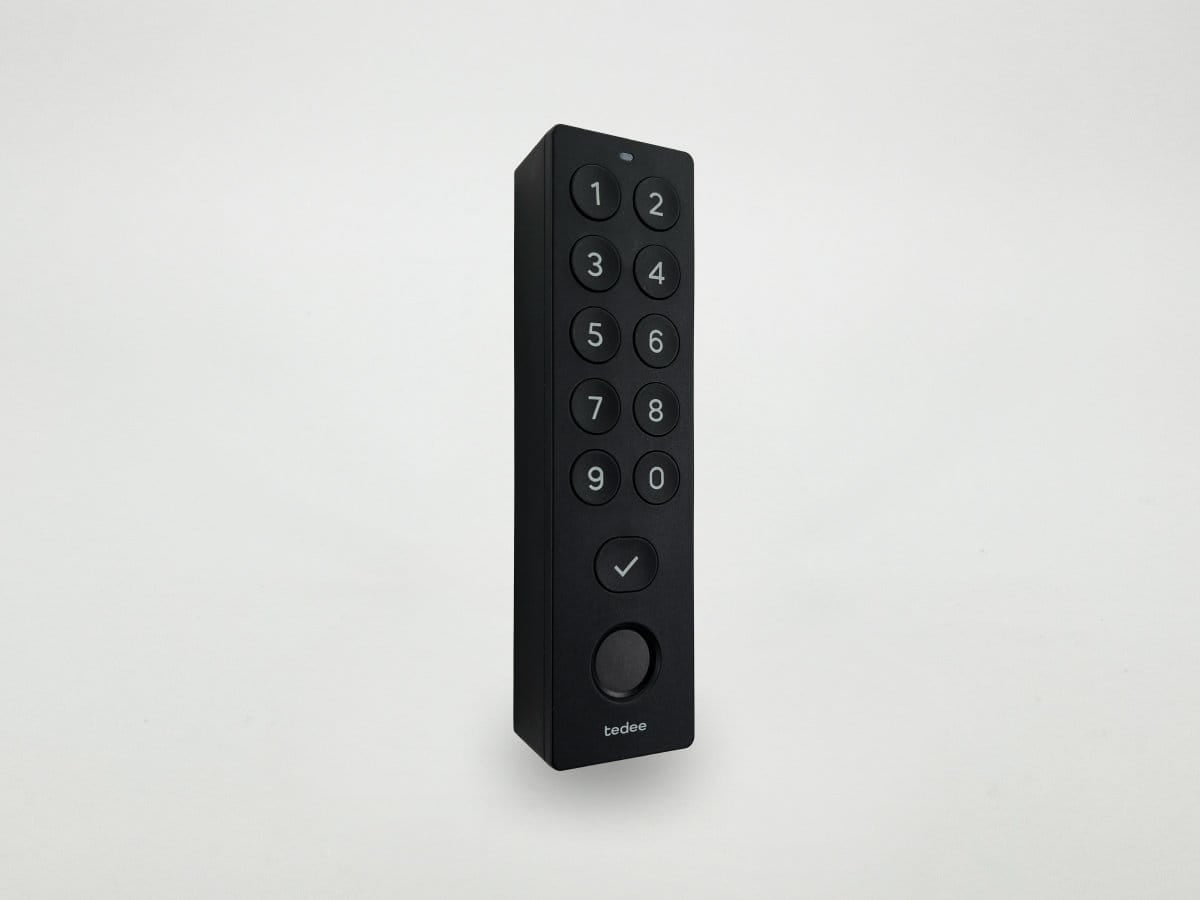 tedee-keypad-pro-schwarz-biometrisches-fingerprint-tastenfeld-mit-pin image 1