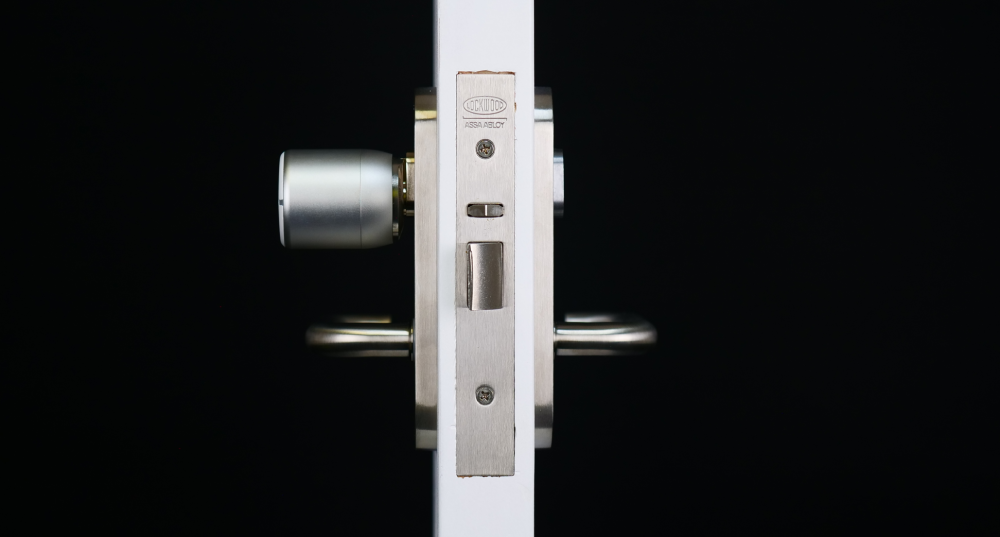 tedee-australian-mortice-oval-adaptor-25-mm-smart-lock-adapter image 2