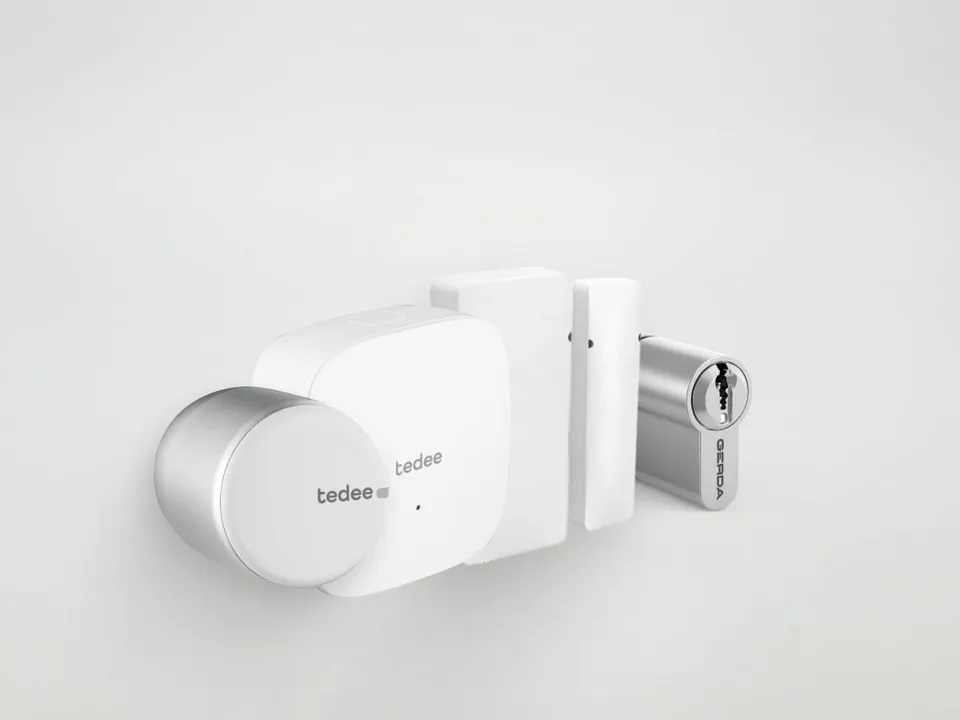 tedee-pro-bridge-bundle-mit-zylinder-und-t-rsensor-smart-lock-set image 1