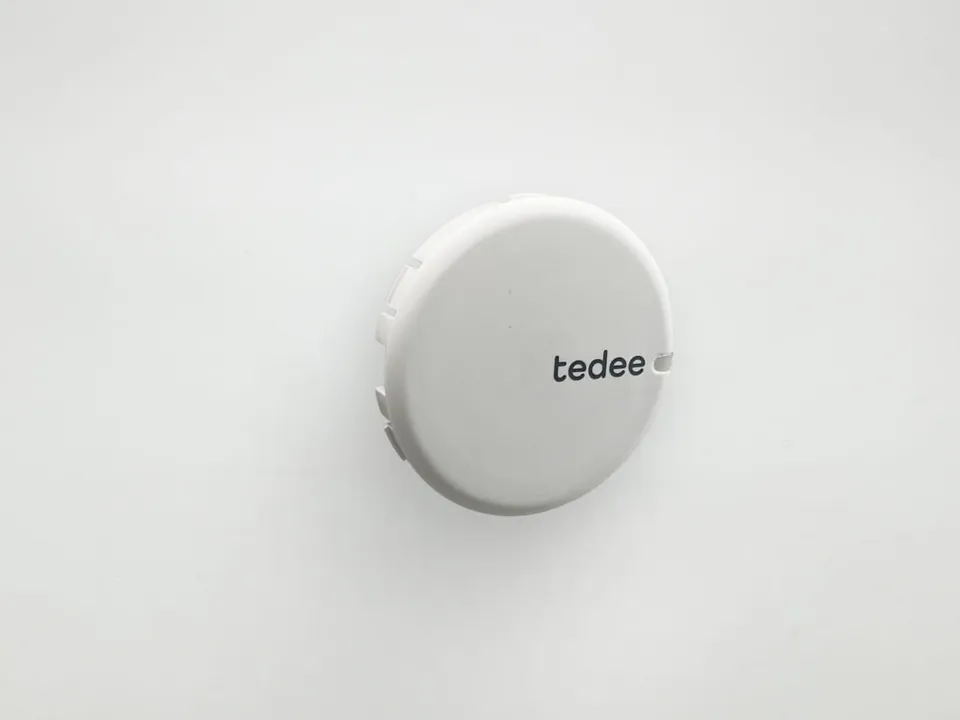 tedee-pro-blindabdeckung-tasterkappe-wei image 1